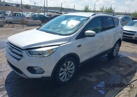 2017 Ford Escape Titanium из США, поврежденный, VIN 1FMCU0JD8HUB15366